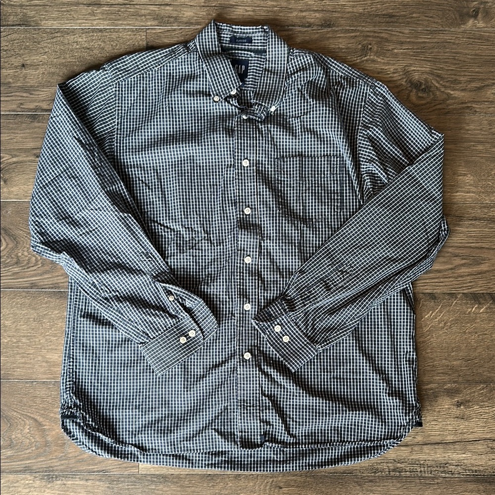 GAP White and Gray Casual Button Down Shirt Relaxed Fit